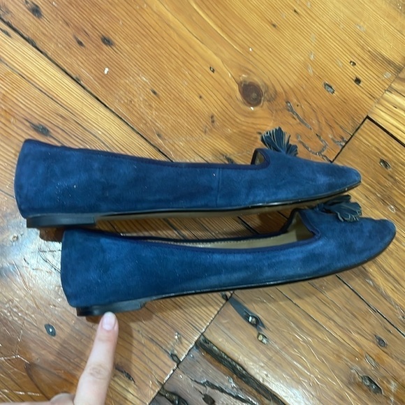Anne Taylor Navy Blue Velvet Tasseled Point Flat Shoe Size 8 - Picture 3 of 5